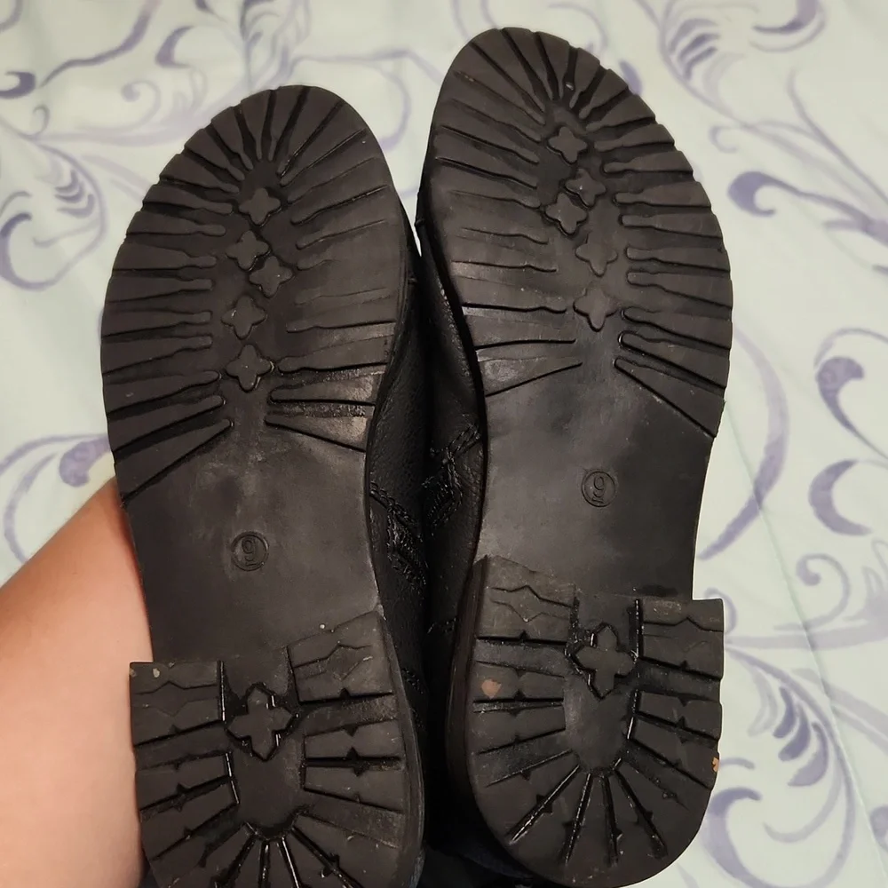 Women's Black Lace-Up Boots - Picture 4 of 6